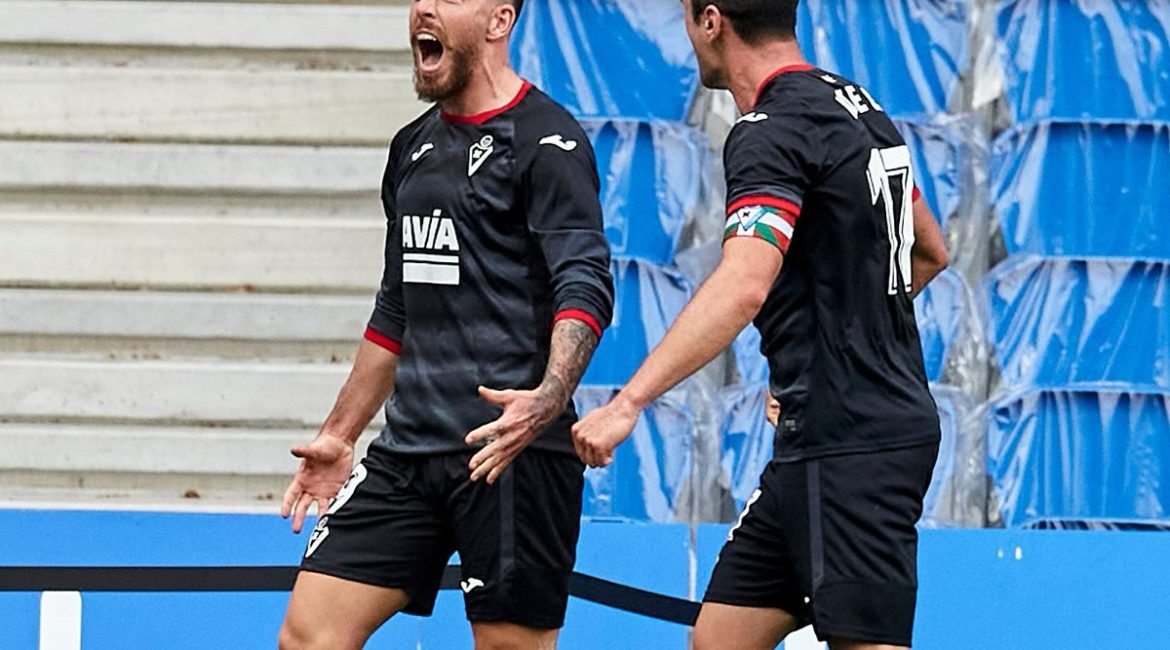 Sergi Enrich celebrates for SD Eibar