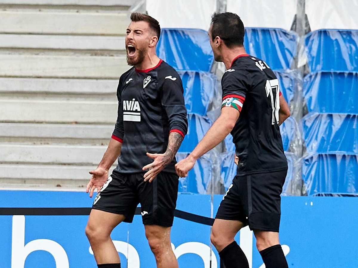 Sergi Enrich celebrates for SD Eibar
