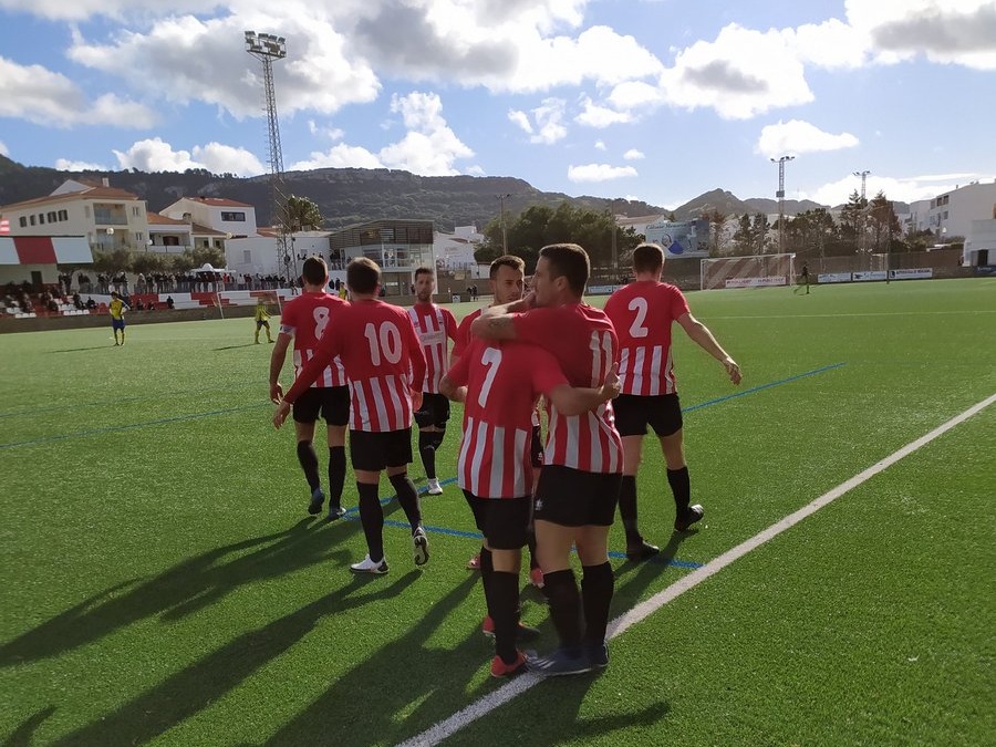 CE Mercadal player celebrate