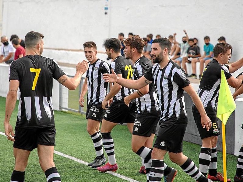 CE Alaior players